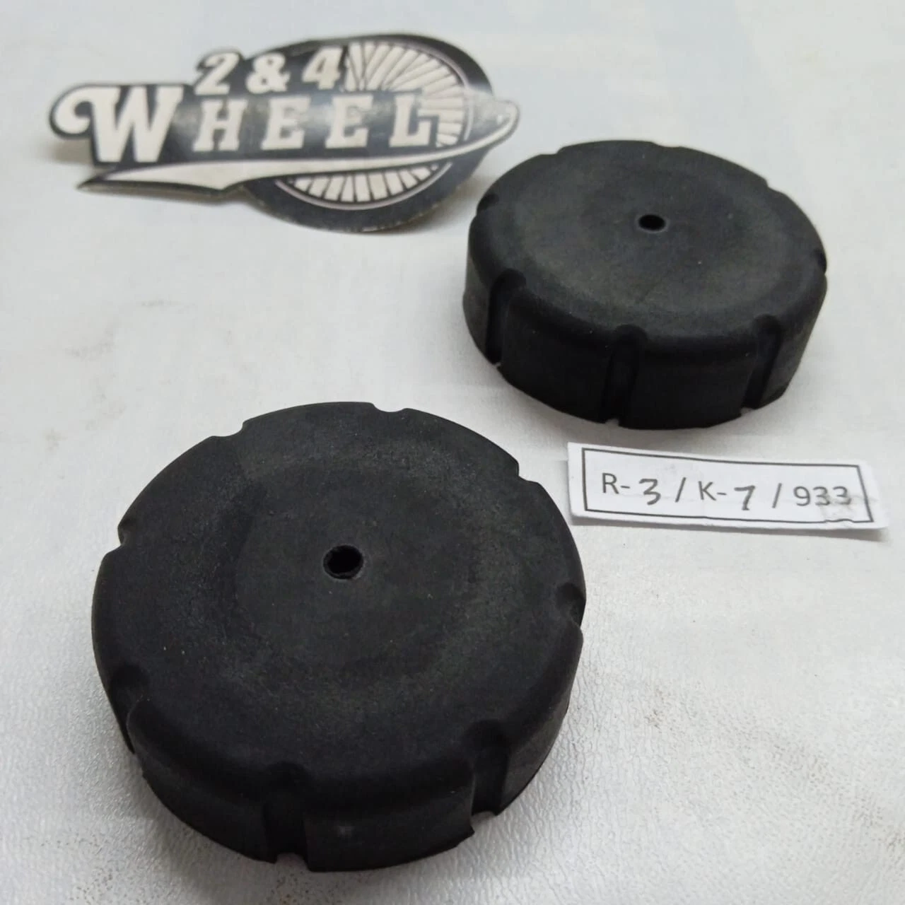 Yamaha Enduro DT YZ RZ AT Front Rubber Dumper Cushion Gas Tank Pair L/R NEW - Image 2