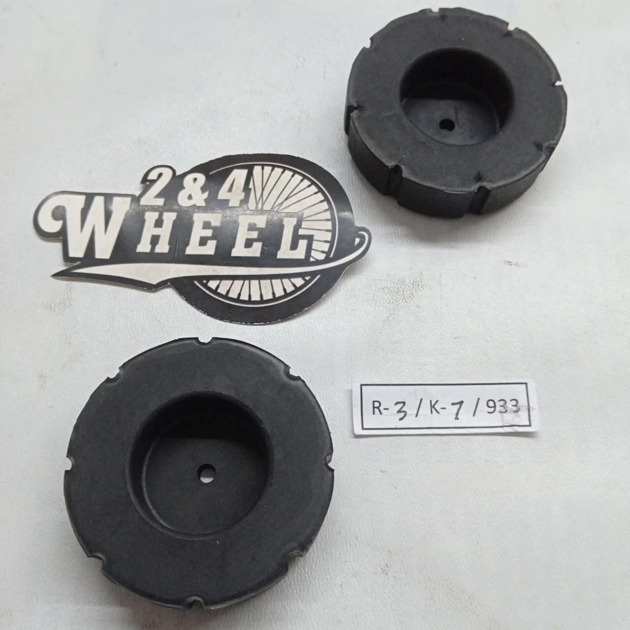 Yamaha Enduro DT YZ RZ AT Front Rubber Dumper Cushion Gas Tank Pair L/R NEW - Image 4