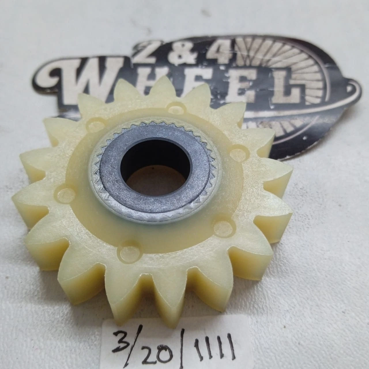 New Genuine Yamaha YZF R3 MT03 2015-2024 Oil Pump Gear idle 1WD-E3341-00 - Image 3