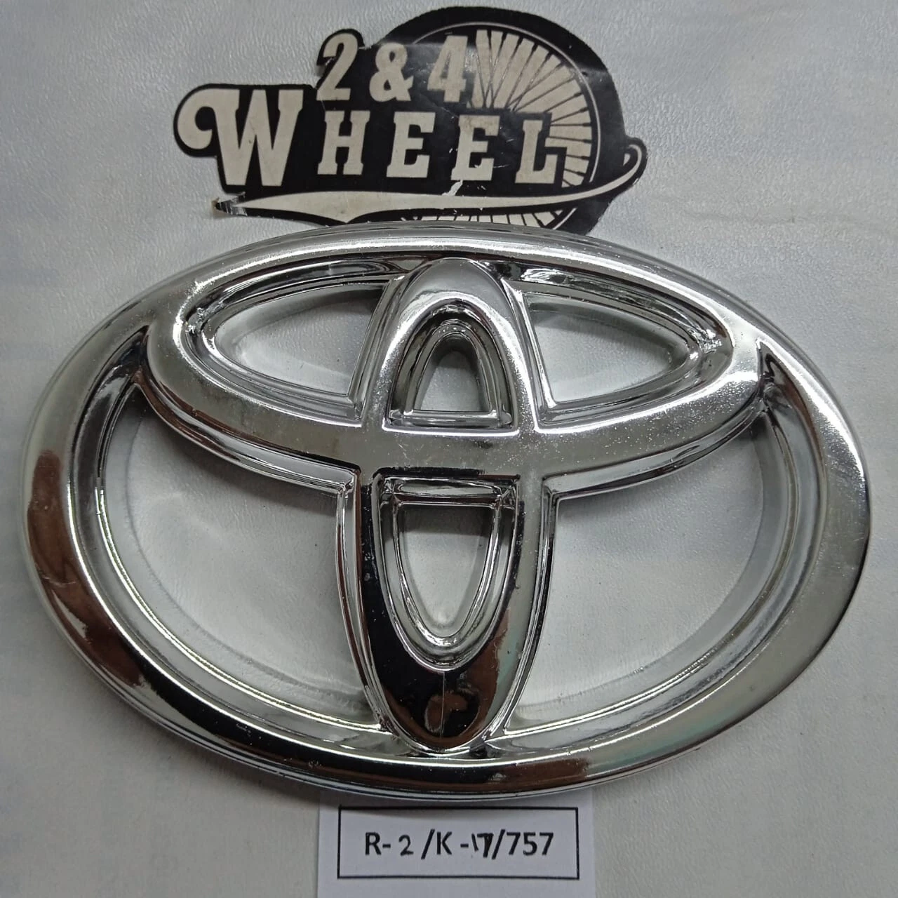 Toyota Front Grille Emblem Logo Badge Chrome 11cm NEW
