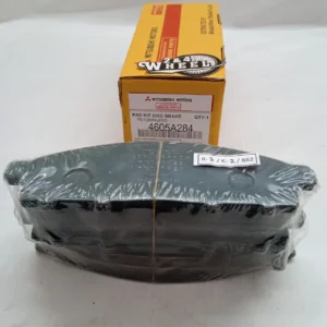 Mitsubishi Triton L200 07-19 Front Brake Pads KB4 KB7 KL3 4605A284 NEW