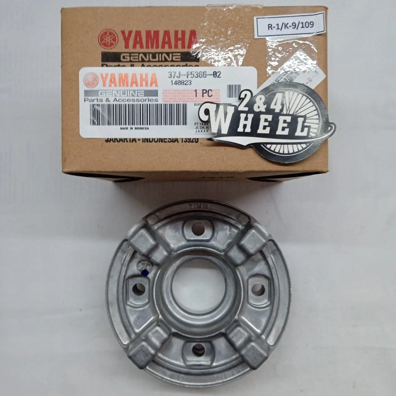 Yamaha RX115 RXS YT115 Hub Clutch Rear Sprocket Stay Bracket 37J-F5366-02 NEW