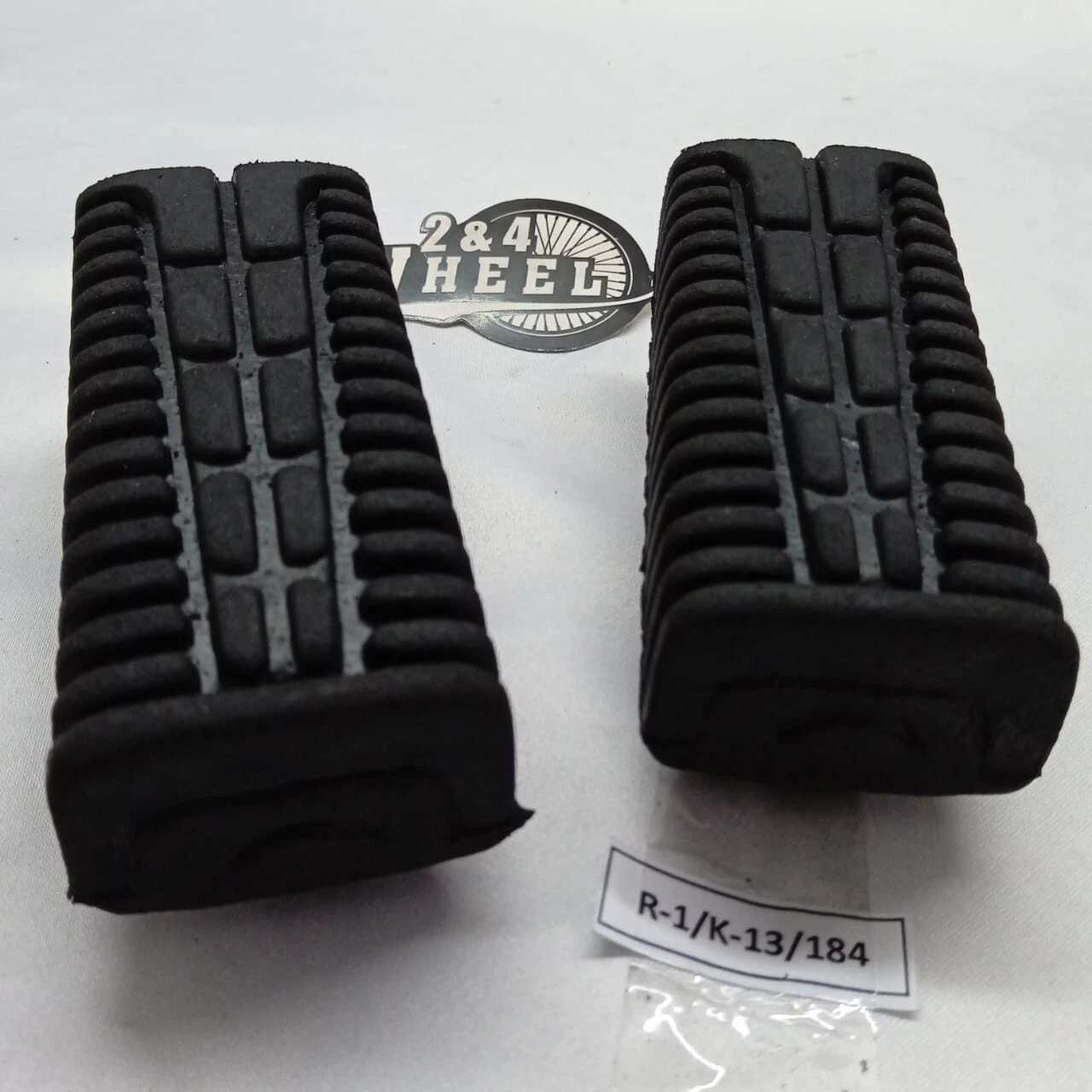 Yamaha RX115 RX135 RXK RXKING Front Footstep Peg Rubber 1Pair L/R NEW - Image 3