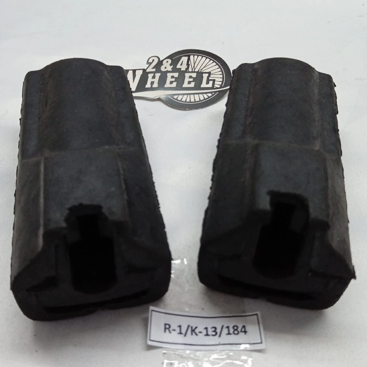 Yamaha RX115 RX135 RXK RXKING Front Footstep Peg Rubber 1Pair L/R NEW - Image 6