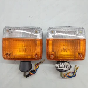 Toyota Land Cruiser FJ40 FJ45 BJ40 BJ45 HJ45 Front Turn Signal Light Lamp Pair