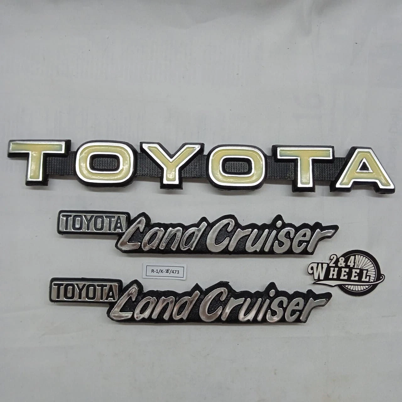 Toyota Land Cruiser FJ40 FJ43 FJ45 BJ40 HJ45 Grille and Side Emblem Badge Set