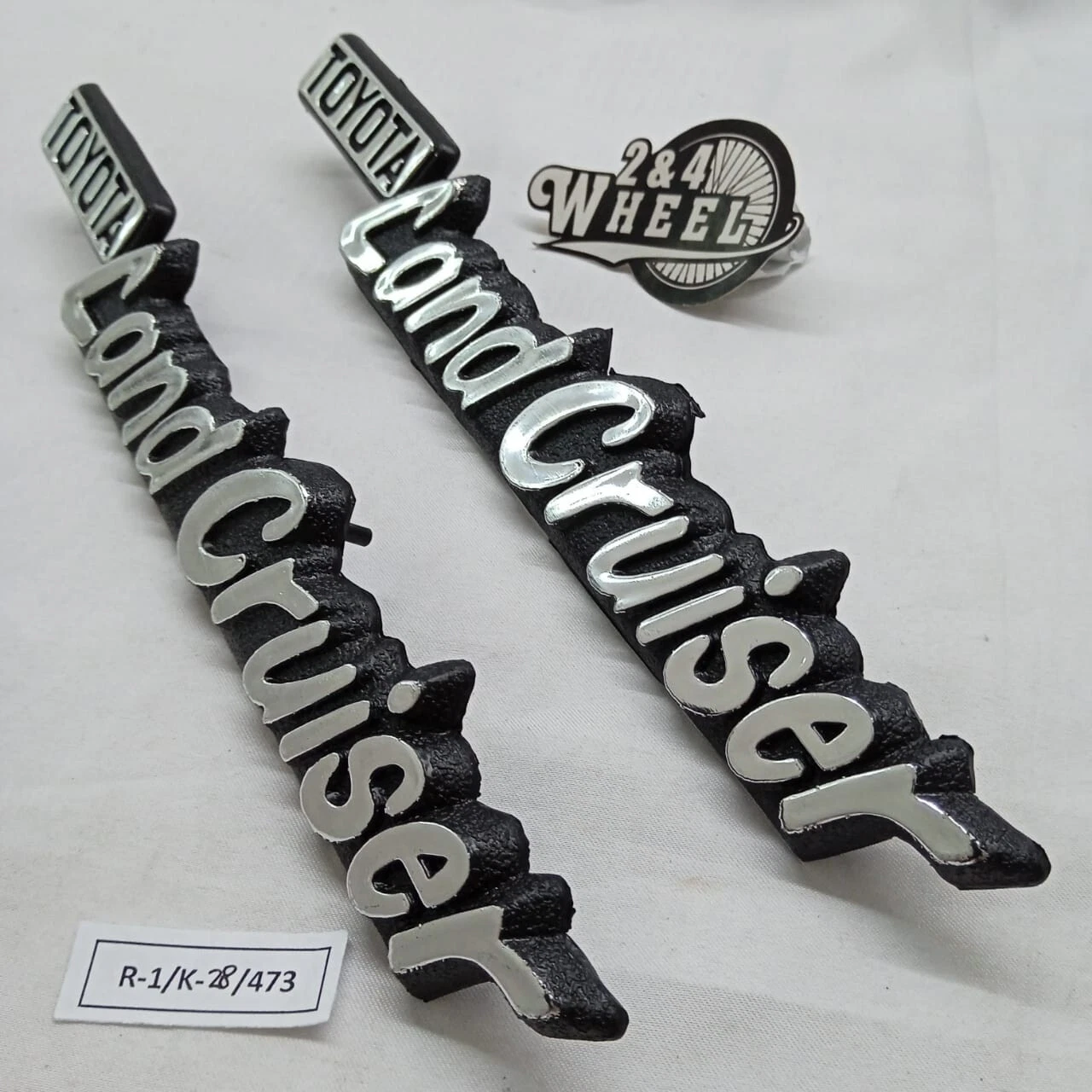 Toyota Land Cruiser FJ40 FJ43 FJ45 BJ40 HJ45 Grille and Side Emblem Badge Set - Image 7