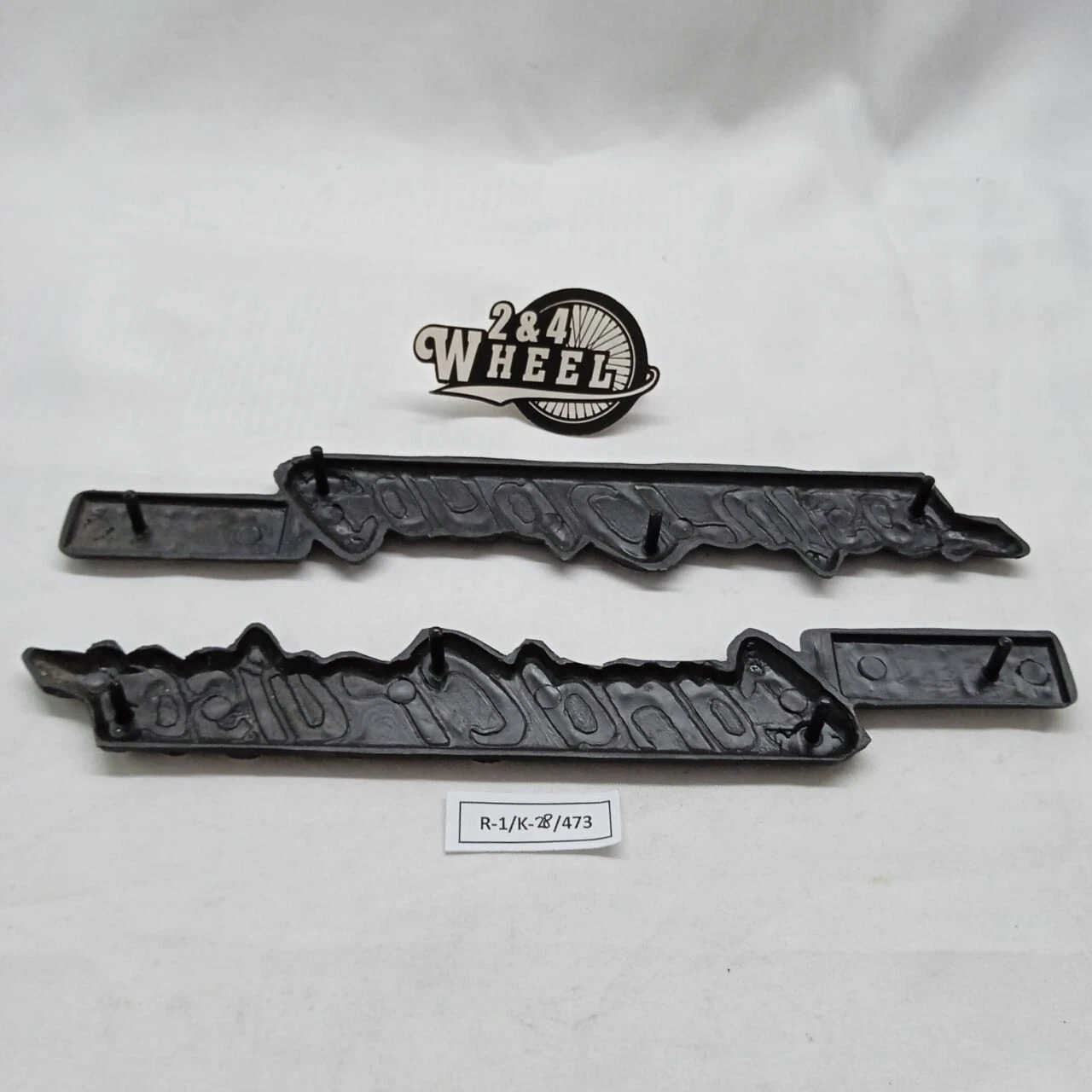 Toyota Land Cruiser FJ40 FJ43 FJ45 BJ40 HJ45 Grille and Side Emblem Badge Set - Image 8