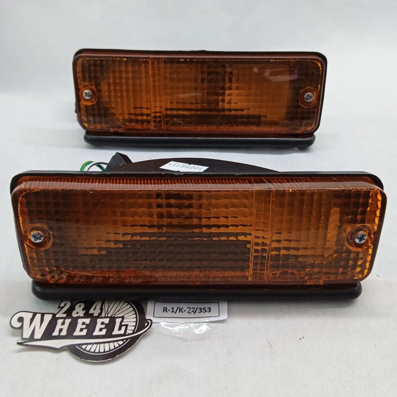 Front Bumper Turn Signal Lamp Toyota Corolla KE72 KE75 1979-1987 1Pair LH/RH NEW