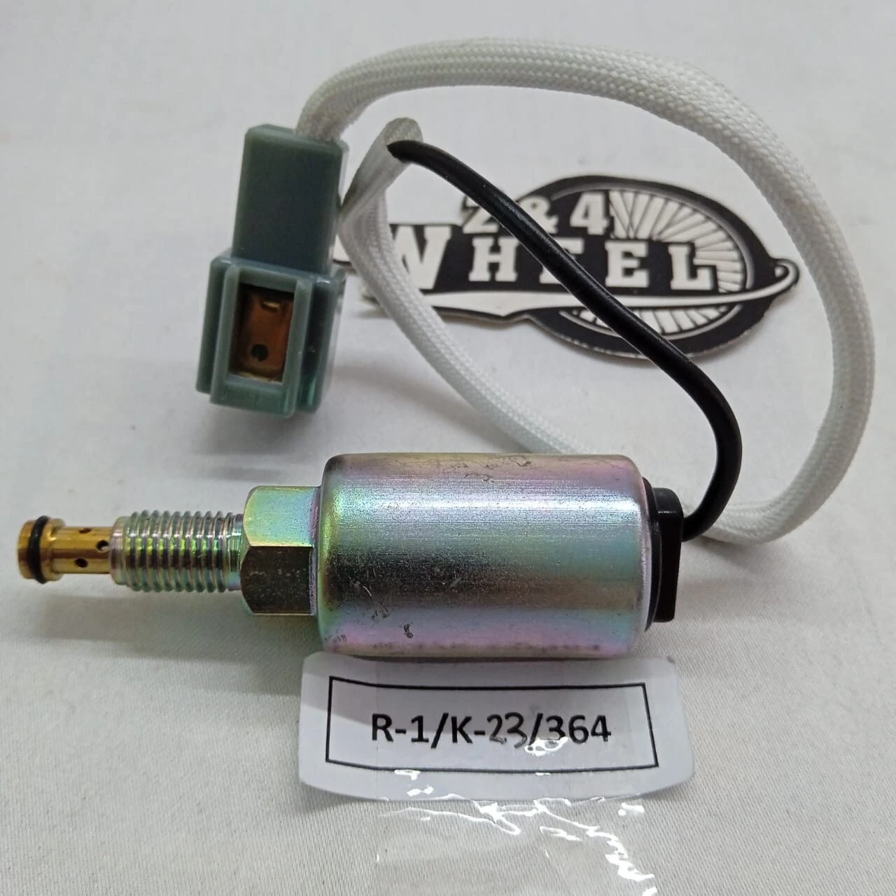 Toyota Land Cruiser FJ40 FJ43 FJ45 FJ55 FJ56 Solenoid Throttle Valve 21062-61020